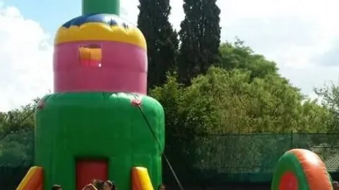 Six-seater Rocket inflatable ride